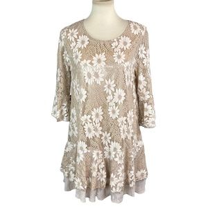 Paisley Vine floral crochet overlay blouse size M